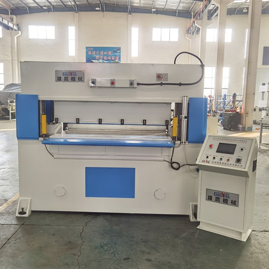 XYJ－3/120、200 足球片整板自動(dòng)送料裁斷機(jī)